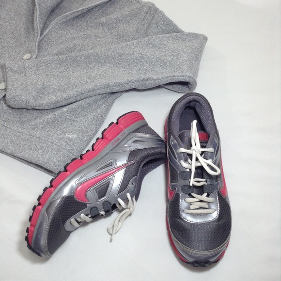 Nike Shoes - Nike Dual Fusion St Athletic Sneakers Size 9